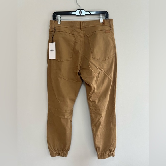 7 For All Mankind NWT Darted Boyfriend Jogger in Sateen Tan Safari, 31 - Picture 2 of 16